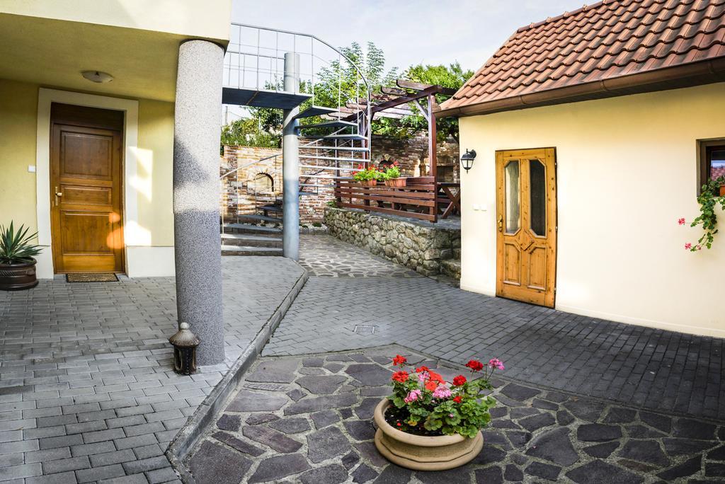 Penzion Moravský sommeliér Valtice Esterno foto